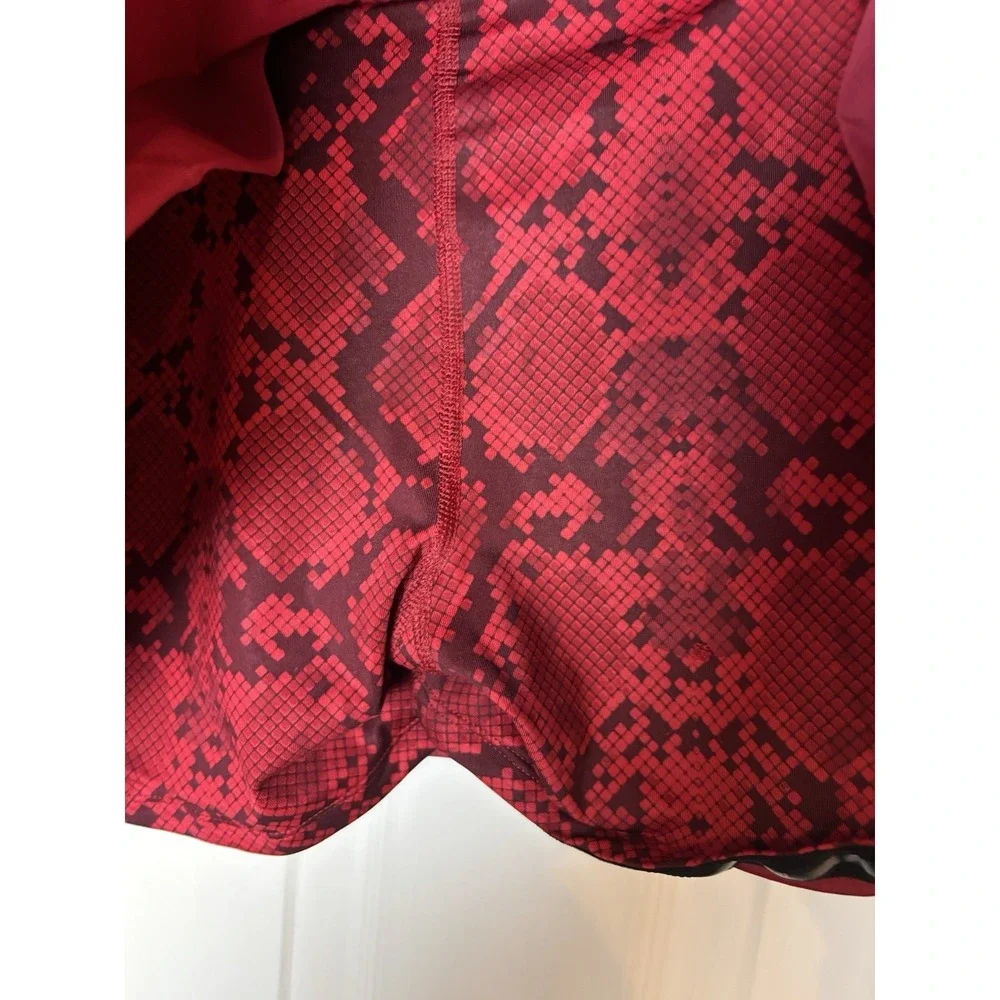 LULULEMON‎ Pace Rival Skirt Cranberry Red Snake Skin Size 12 Tennis Skort